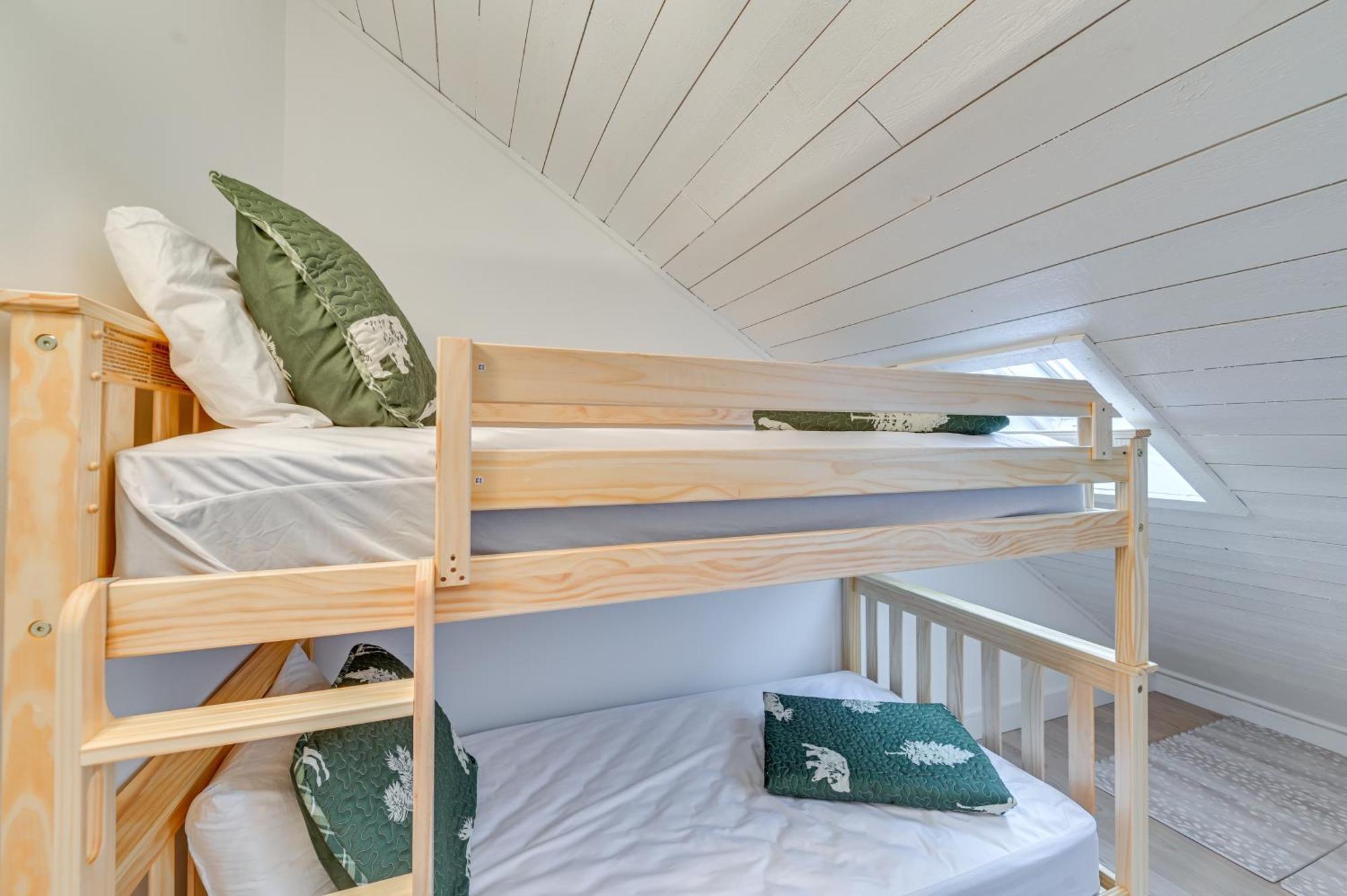 Walk To Ski Lift Family-Friendly Windham Townhome エクステリア 写真